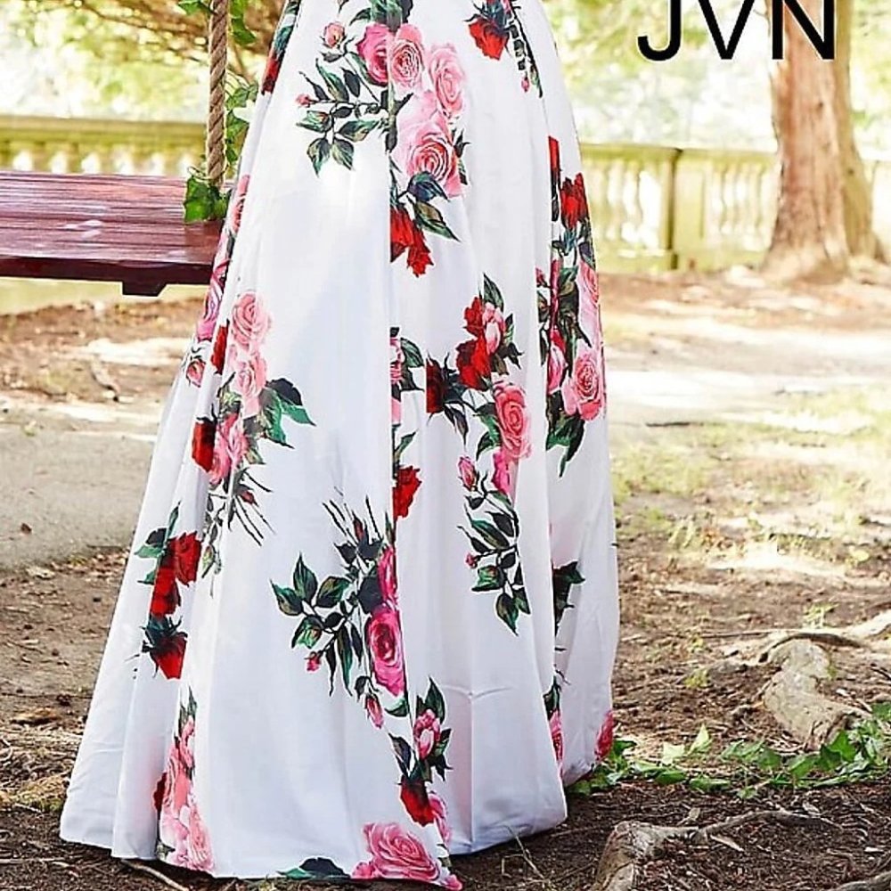 White Long Floral Prom Gown with Cutout back NWT 2 4 - Picture 4 of 5